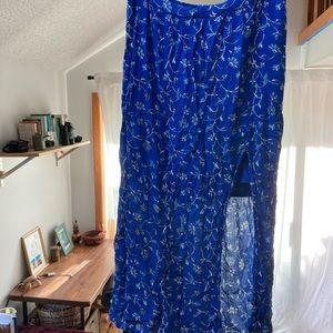 Side slit midi skirt